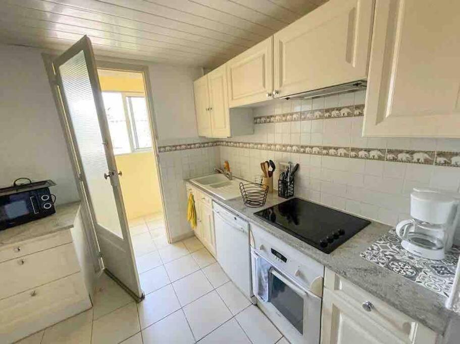 Appartement Spacieux Avec Parking Gratuit Сет Екстер'єр фото