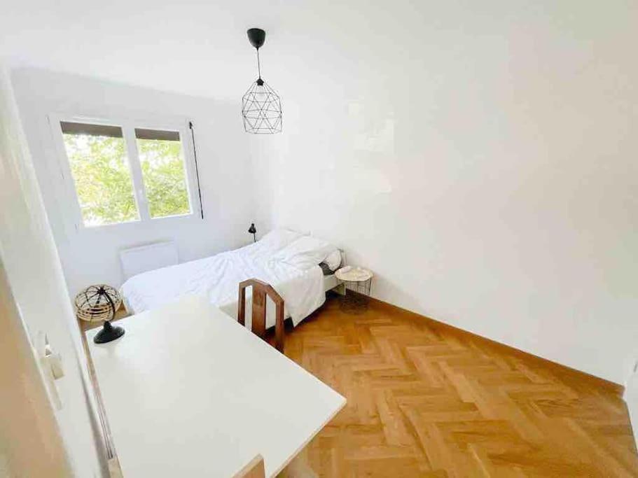 Appartement Spacieux Avec Parking Gratuit Сет Екстер'єр фото