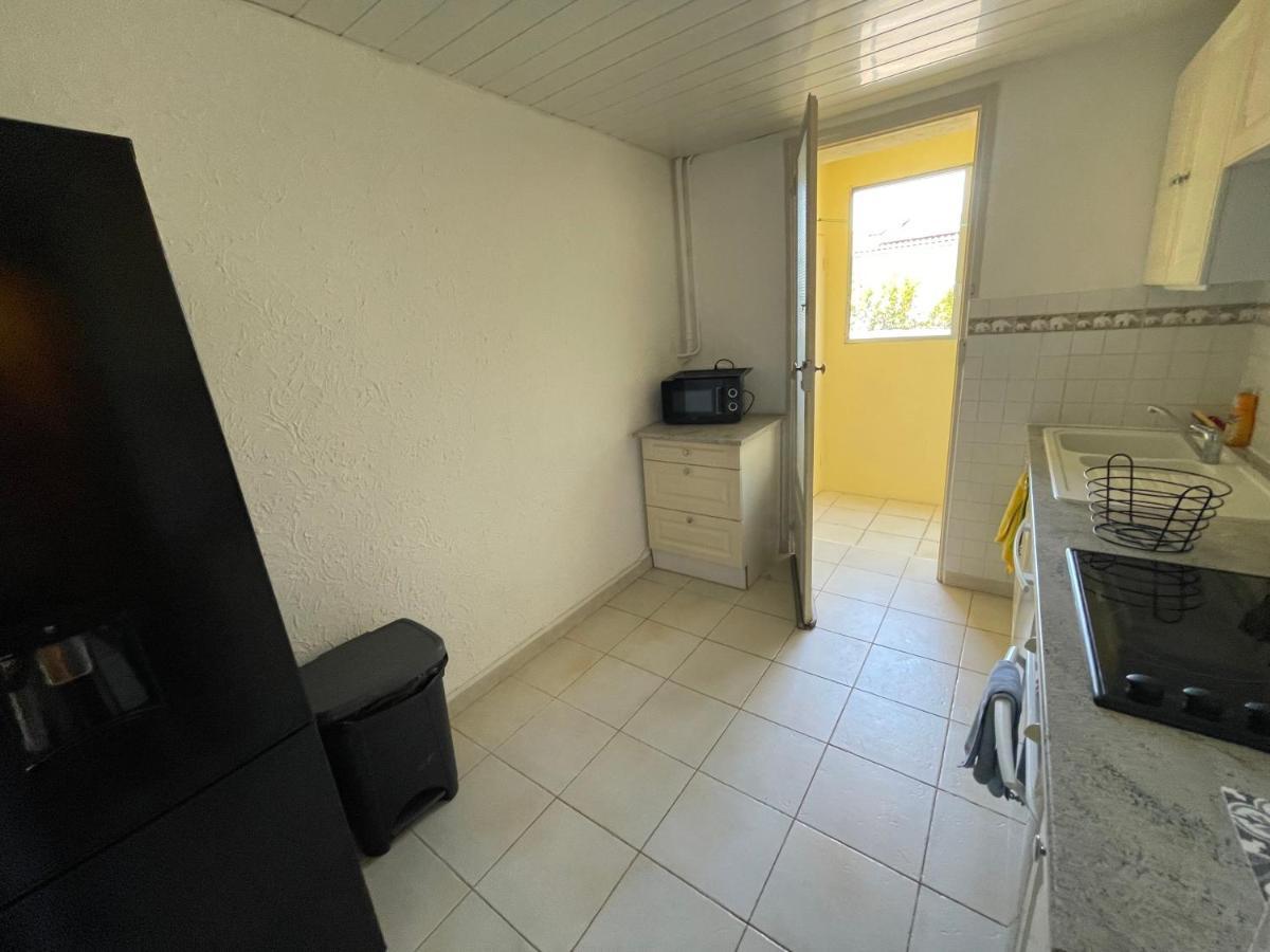 Appartement Spacieux Avec Parking Gratuit Сет Екстер'єр фото