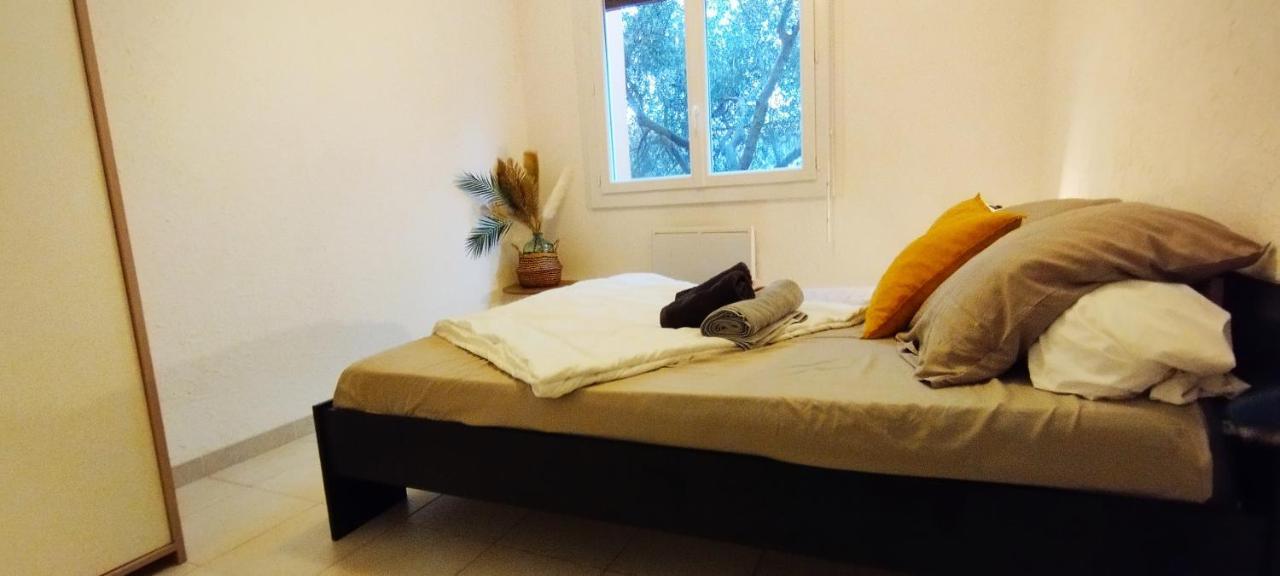 Appartement Spacieux Avec Parking Gratuit Сет Екстер'єр фото
