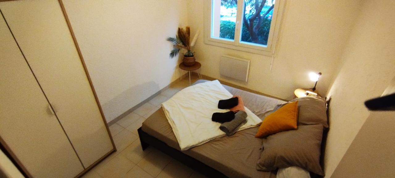 Appartement Spacieux Avec Parking Gratuit Сет Екстер'єр фото