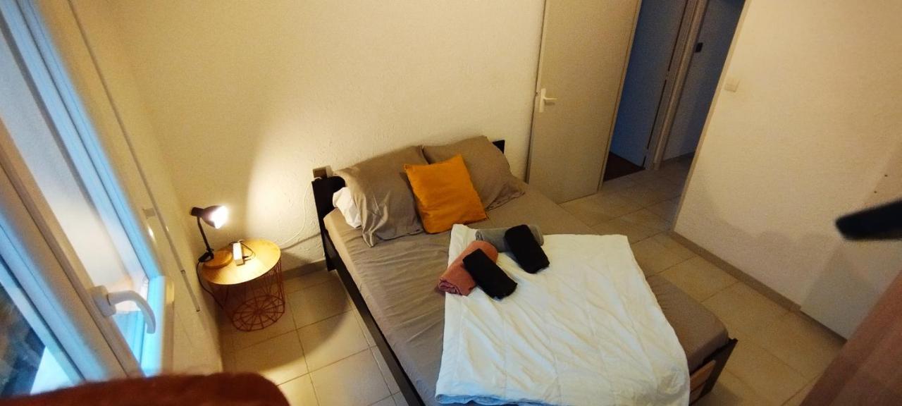 Appartement Spacieux Avec Parking Gratuit Сет Екстер'єр фото